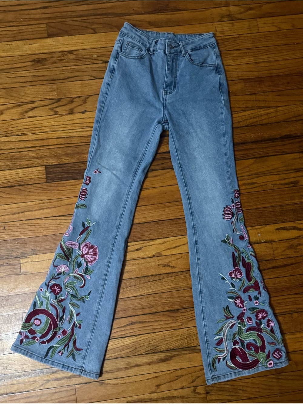 ROMWE Floral Embroidered Flare Jeans Size 4 Light Wash Boho Y2K Festival - Picture 2 of 12